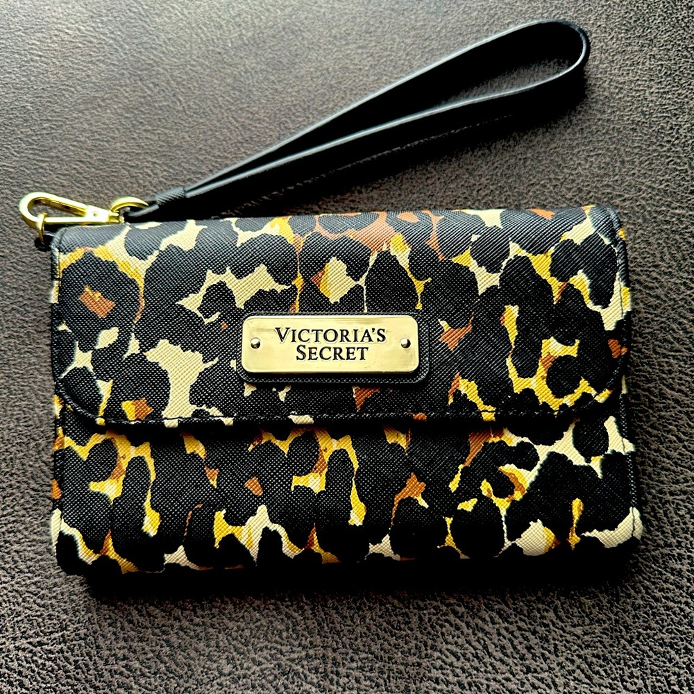 VS Wristlet